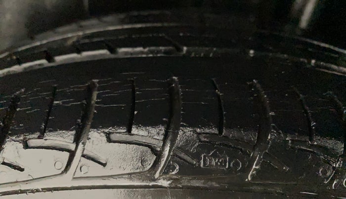2016 Maruti Ciaz VXI, Petrol, Manual, 80,306 km, Left Rear Tyre Tread