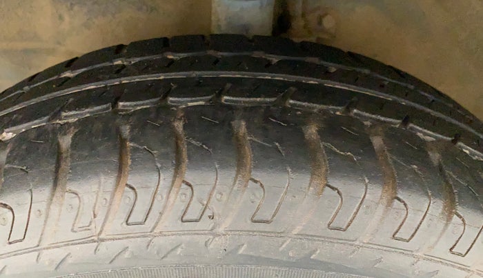 2017 Maruti Wagon R 1.0 VXI, Petrol, Manual, 36,966 km, Left Front Tyre Tread