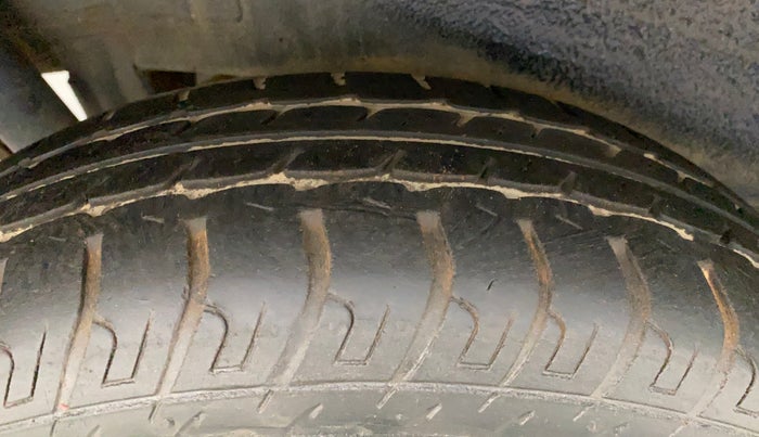2017 Maruti Wagon R 1.0 VXI, Petrol, Manual, 36,966 km, Right Rear Tyre Tread