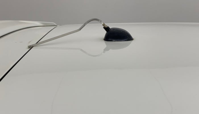 2015 Maruti Swift VXI, Petrol, Manual, 48,905 km, Roof - Antenna has minor damage