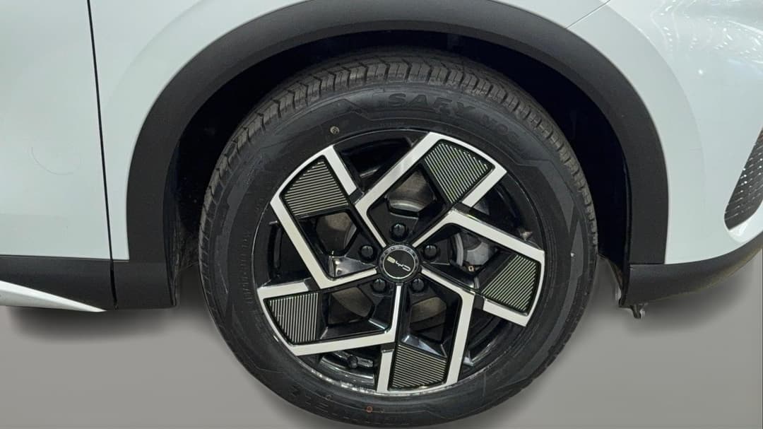 2023 Byd Atto 3 Extended Range, Automatic, 32226 km, Right Front Wheel