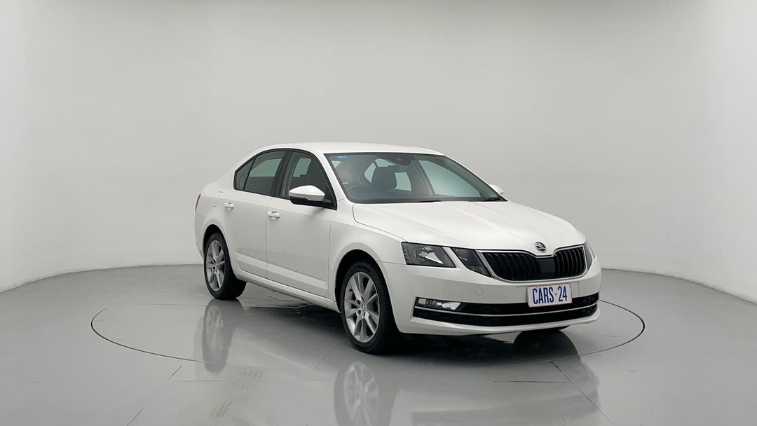 2019 SKODA Octavia 110 Tsi, Automatic, 46882 km, Right Front Diagonal (45- Degree) View