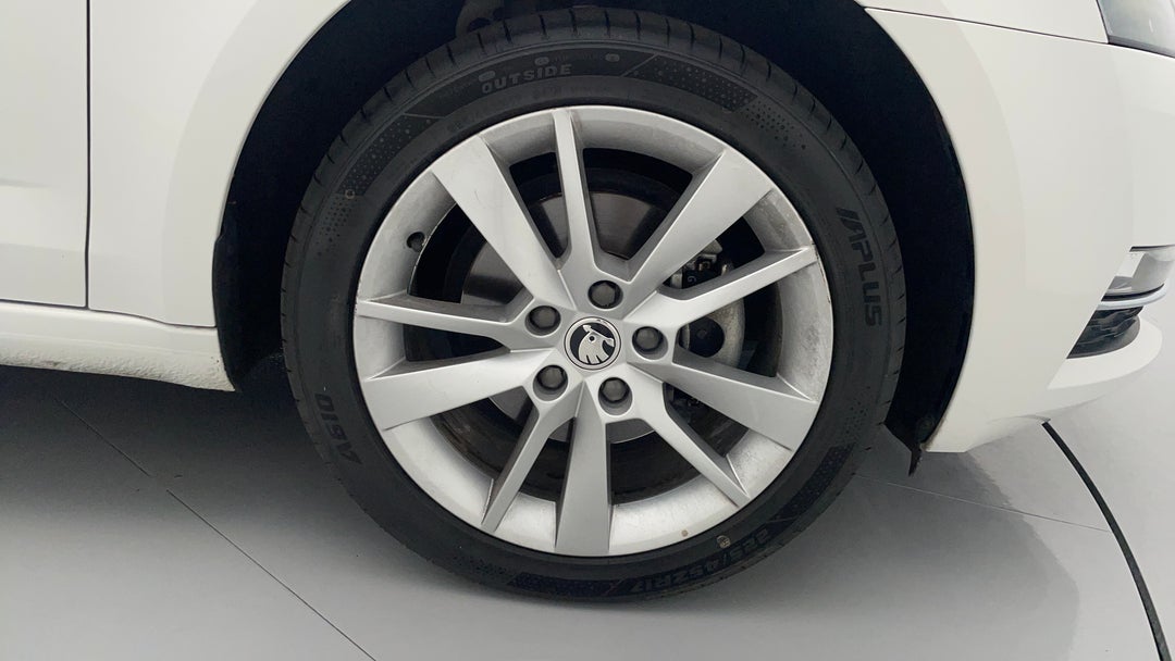 2019 SKODA Octavia 110 Tsi, Automatic, 46882 km, Right Front Wheel