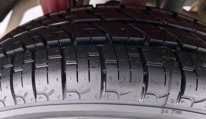 2016 Maruti Alto 800 VXI, Petrol, Manual, 63,626 km, Right Rear Tyre Tread