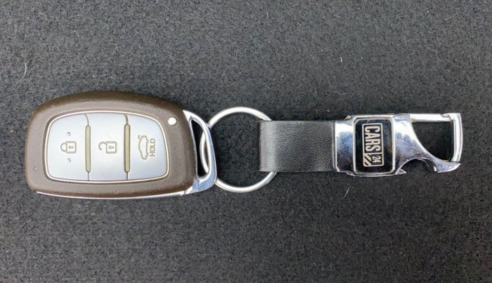 2016 Hyundai Grand i10 ASTA (O) 1.2 KAPPA VTVT, Petrol, Manual, 55,287 km, Key Close Up