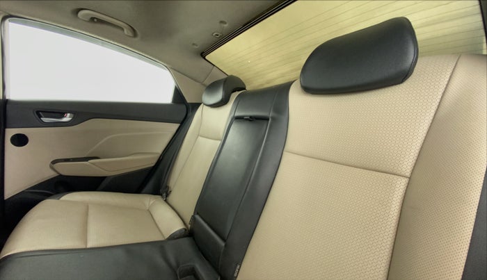 2018 Hyundai Verna 1.6 SX (O) CRDI MT, Diesel, Manual, 62,379 km, Right Side Rear Door Cabin