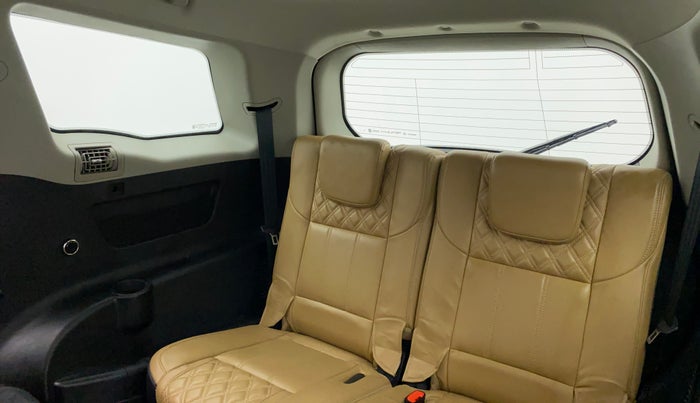 2018 Mahindra XUV500 W11 (O) AT, Diesel, Automatic, 52,554 km, Third Seat Row ( optional )