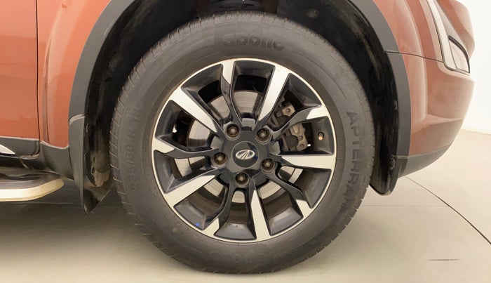 2018 Mahindra XUV500 W11 (O) AT, Diesel, Automatic, 52,554 km, Right Front Wheel
