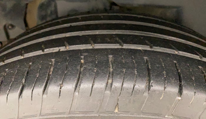 2018 Mahindra XUV500 W11 (O) AT, Diesel, Automatic, 52,554 km, Right Rear Tyre Tread