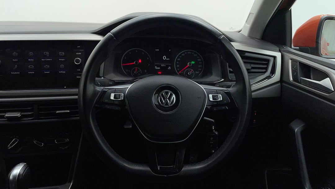 2017 Volkswagen Polo 66 Tsi Trendline, Automatic, 59213 km, Steering Wheel Close-up