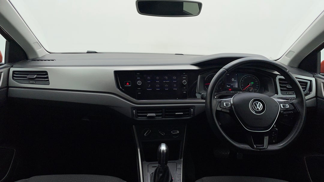 2017 Volkswagen Polo 66 Tsi Trendline, Automatic, 59213 km, Dashboard View