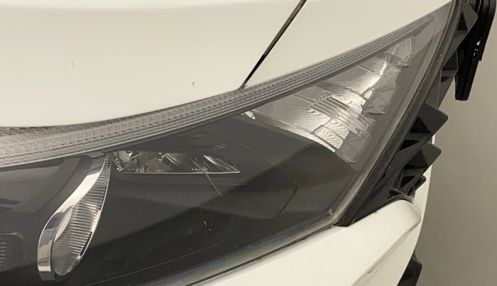 2020 Hyundai NEW I20 ASTA (O) 1.2 MT, Petrol, Manual, 20,638 km, Right headlight - Minor scratches