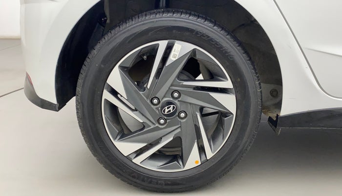 2020 Hyundai NEW I20 ASTA (O) 1.2 MT, Petrol, Manual, 20,638 km, Right Rear Wheel