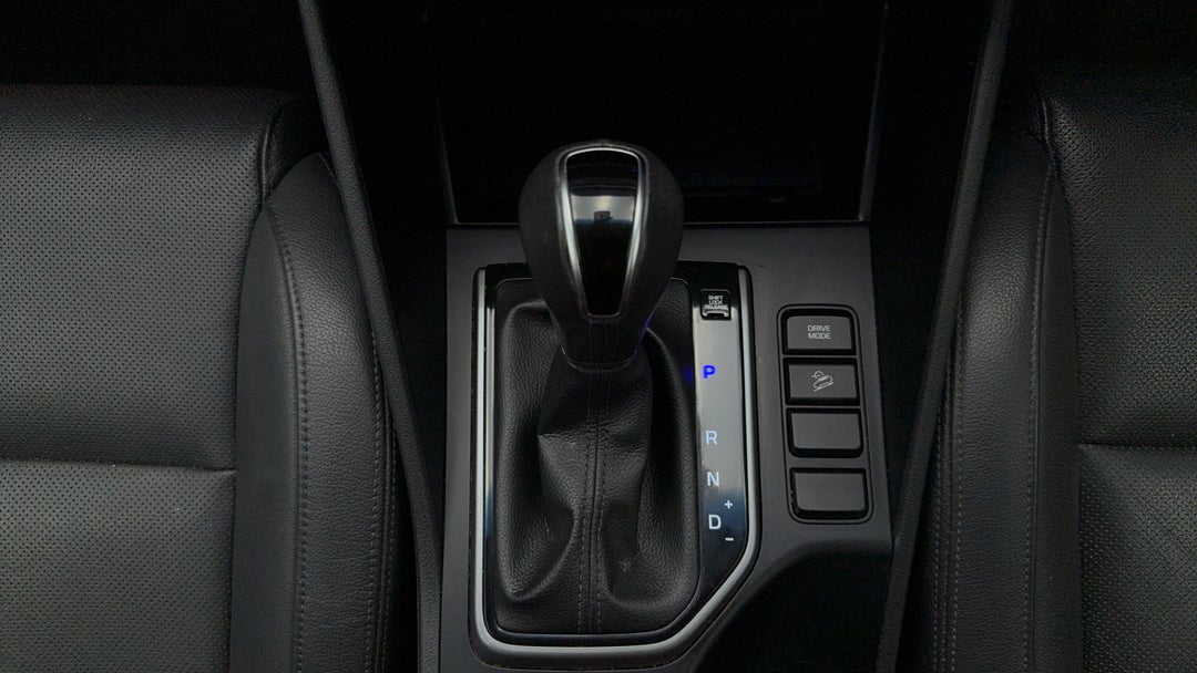 2017 Hyundai Tucson Active X (FWD), Automatic, 144231 km, Gear Lever 