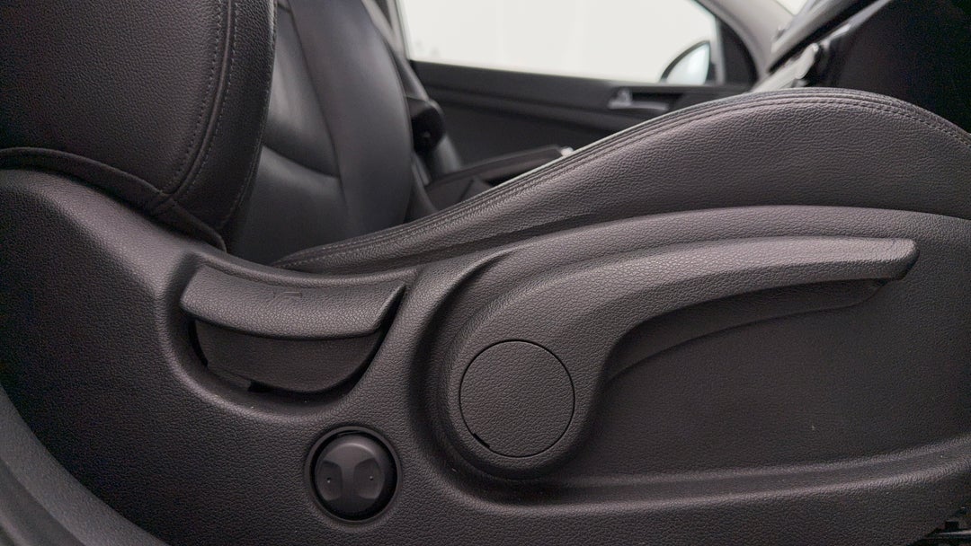 2017 Hyundai Tucson Active X (FWD), Automatic, 144231 km, Drivers Side Adjustment Panel