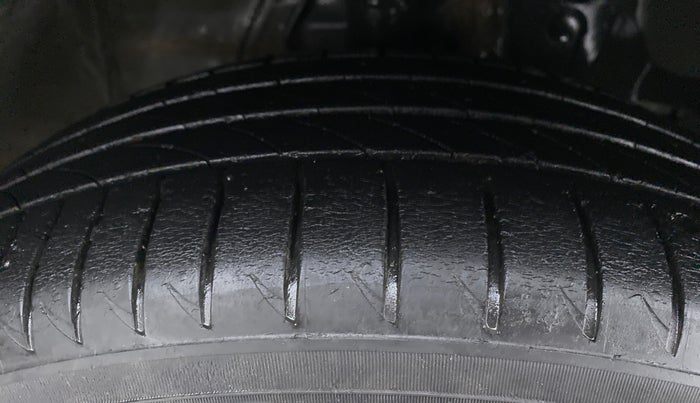 2017 Honda WR-V 1.2 i-VTEC VX MT, Petrol, Manual, 39,354 km, Right Front Tyre Tread