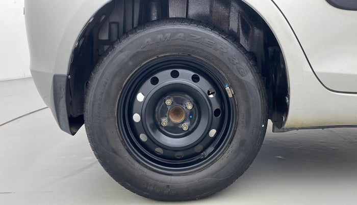 2015 Maruti Swift VXI D, Petrol, Manual, 71,525 km, Right Rear Wheel