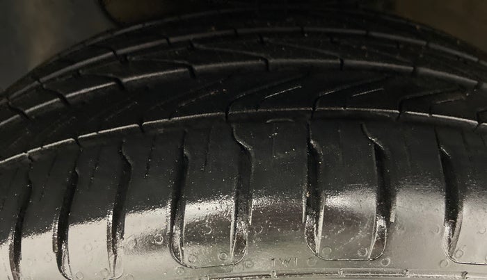 2015 Hyundai Elite i20 ASTA 1.2, Petrol, Manual, 79,361 km, Left Front Tyre Tread