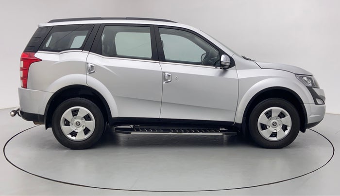 2016 Mahindra XUV500 W6 AT, Diesel, Automatic, 49,128 km, Right Side