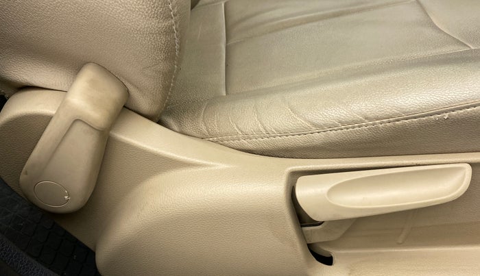 2016 Volkswagen Ameo HIGHLINE 1.2, Petrol, Manual, 32,065 km, Driver Side Adjustment Panel