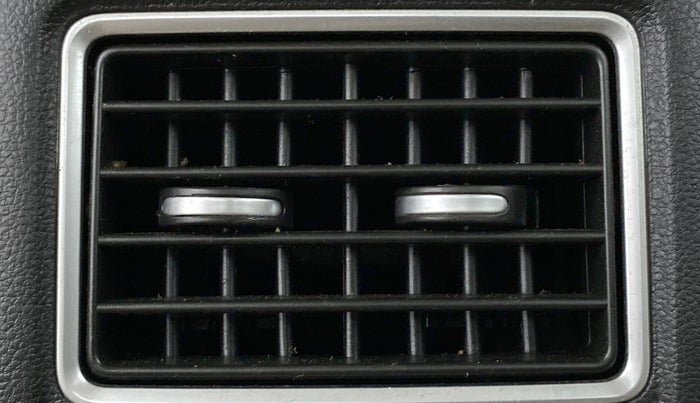 2016 Volkswagen Ameo HIGHLINE 1.2, Petrol, Manual, 32,065 km, Rear AC Vents