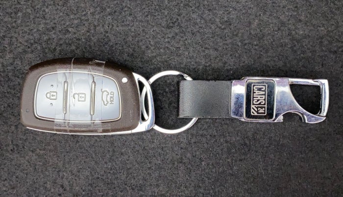 2016 Hyundai Elite i20 ASTA 1.2 (O), Petrol, Manual, 35,314 km, Key Close Up