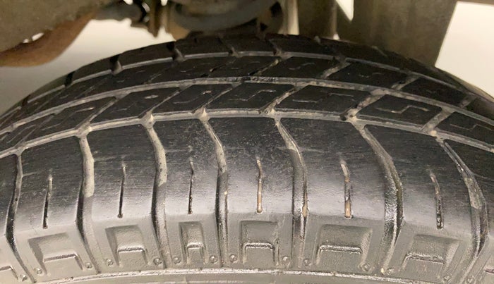 2018 Maruti Eeco 5 STR WITH A/C+HTR, Petrol, Manual, 27,583 km, Left Rear Tyre Tread