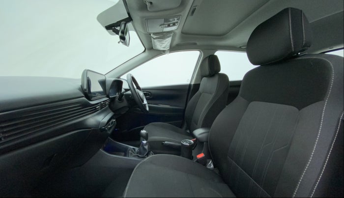 2022 Hyundai NEW I20 ASTA (O) 1.2 MT, Petrol, Manual, 26,675 km, Right Side Front Door Cabin