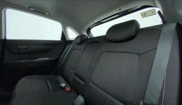 2022 Hyundai NEW I20 ASTA (O) 1.2 MT, Petrol, Manual, 26,675 km, Right Side Rear Door Cabin