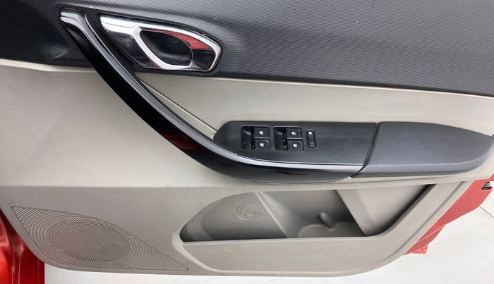2017 Tata Tiago XZA 1.2 REVOTRON, Petrol, Automatic, 28,310 km, Driver Side Door Panels Control
