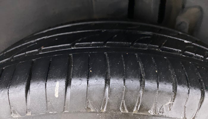 2017 Maruti Ertiga ZDI PLUS SHVS, Diesel, Manual, 40,876 km, Left Rear Tyre Tread