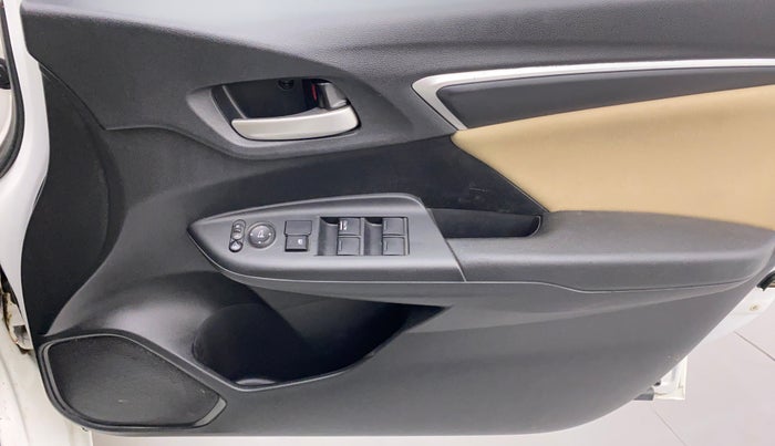 2018 Honda Jazz 1.2 V AT, Petrol, Automatic, 40,080 km, Driver Side Door Panels Control