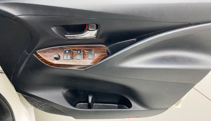 2018 Toyota Innova Crysta 2.8 GX AT 7 STR, Diesel, Automatic, 86,545 km, Driver Side Door Panels Control