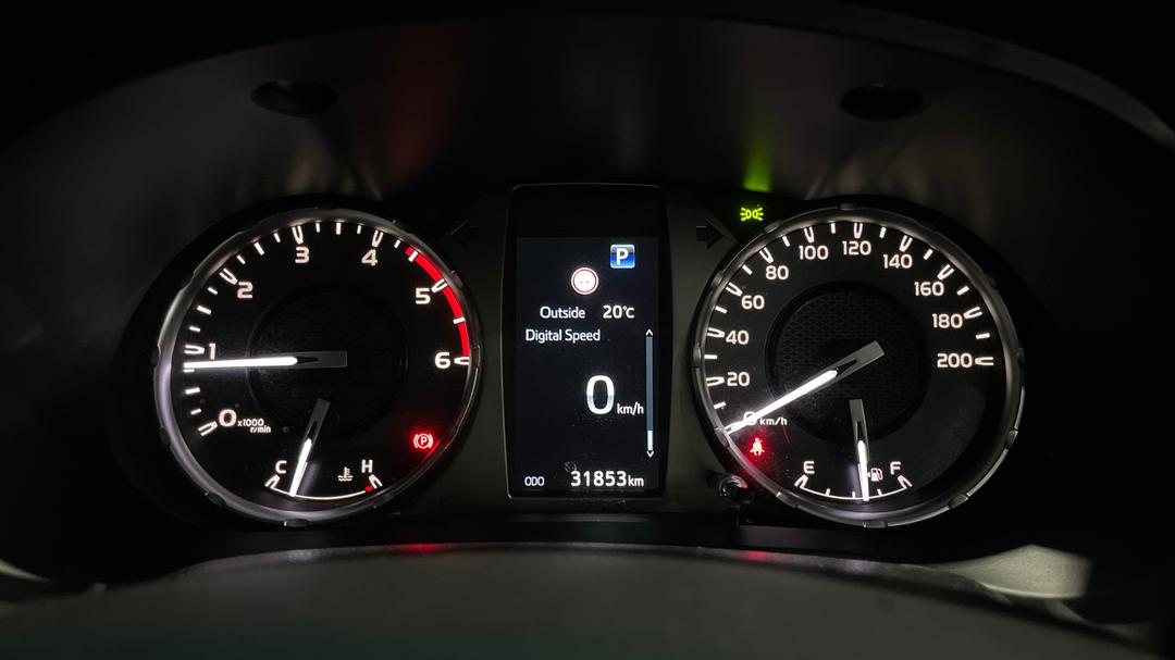 2022 Toyota Hilux Sr5 (4x4), Automatic, 31853 km, Odometer View
