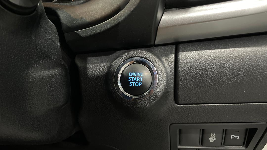 2022 Toyota Hilux Sr5 (4x4), Automatic, 31853 km, Keyless / Button Start