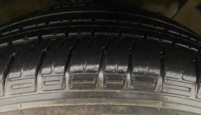 2017 Hyundai Creta E PLUS 1.6 PETROL, Petrol, Manual, 81,347 km, Right Front Tyre Tread