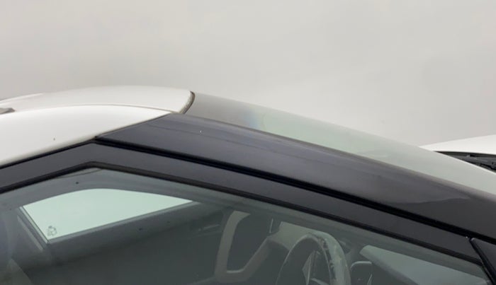 2017 Hyundai Creta E PLUS 1.6 PETROL, Petrol, Manual, 81,347 km, Right A pillar - Paint is slightly faded