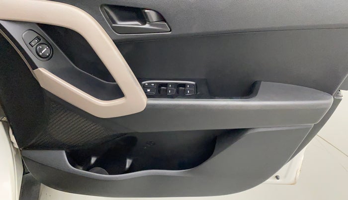 2017 Hyundai Creta E PLUS 1.6 PETROL, Petrol, Manual, 81,347 km, Driver Side Door Panels Control
