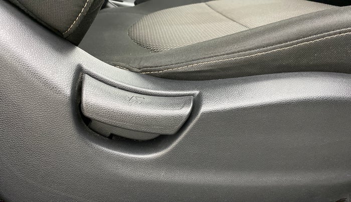 2018 Hyundai Creta 1.6 E + VTVT, Petrol, Manual, 19,767 km, Driver Side Adjustment Panel