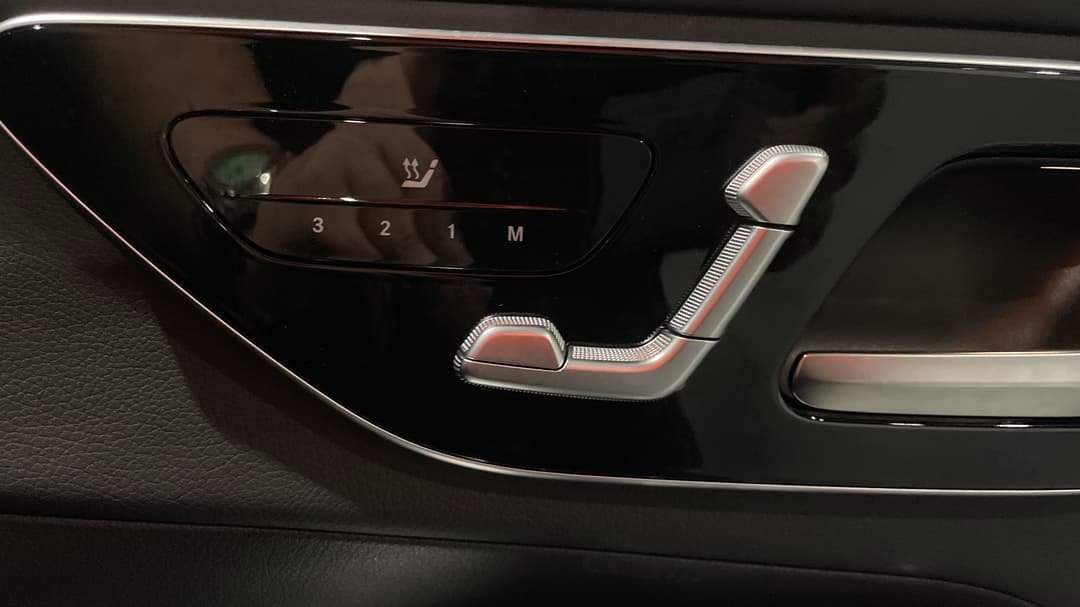 2023 Mercedes-benz GLC 300 4matic Mhev, Automatic, 25503 km, Drivers Side Adjustment Panel