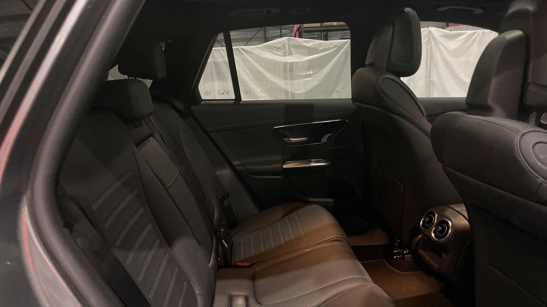 2023 Mercedes-benz GLC 300 4matic Mhev, Automatic, 25503 km, Right Side Rear Door Cabin View