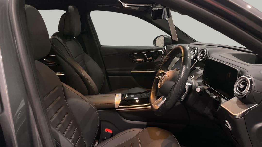 2023 Mercedes-benz GLC 300 4matic Mhev, Automatic, 25503 km, Right Side Front Door Cabin View