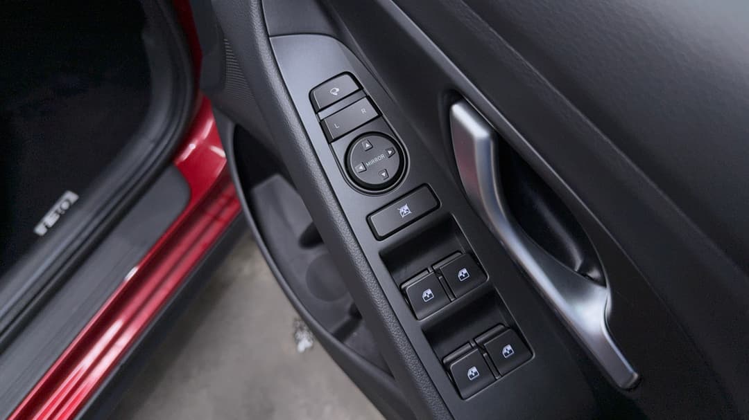 2024 Hyundai i30 N Line, Automatic, 28682 km, Drivers Side Door Panel Controls