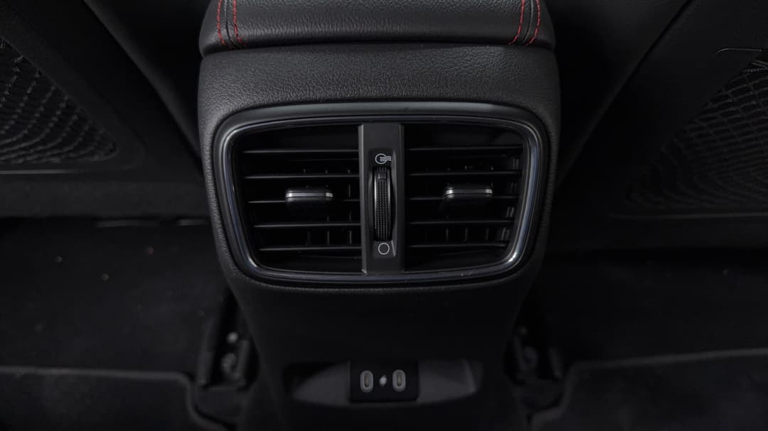 2024 Hyundai i30 N Line, Automatic, 28682 km, Rear A/C Vent
