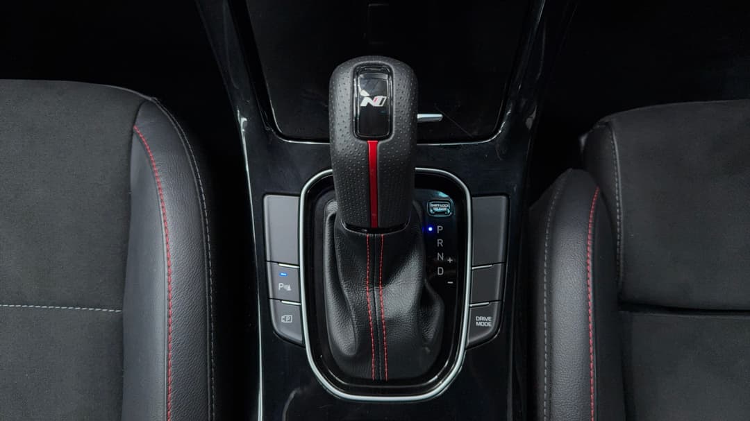 2024 Hyundai i30 N Line, Automatic, 28682 km, Gear Lever 