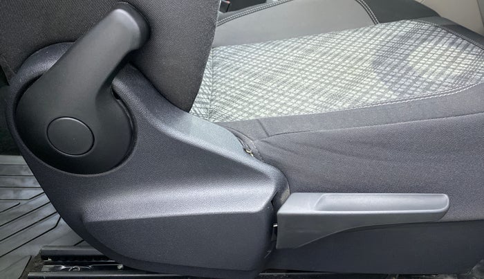 2022 Volkswagen TAIGUN HIGHLINE 1.0 TSI AT, Petrol, Automatic, 6,211 km, Driver Side Adjustment Panel
