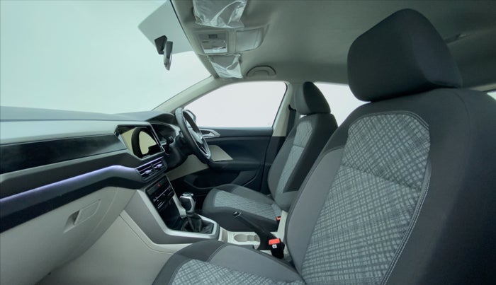 2022 Volkswagen TAIGUN HIGHLINE 1.0 TSI AT, Petrol, Automatic, 6,211 km, Right Side Front Door Cabin