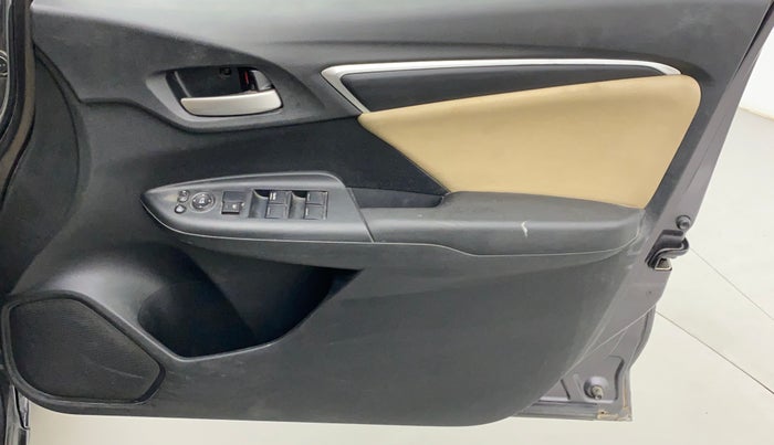 2018 Honda Jazz 1.2 V AT, Petrol, Automatic, 35,797 km, Driver Side Door Panels Control