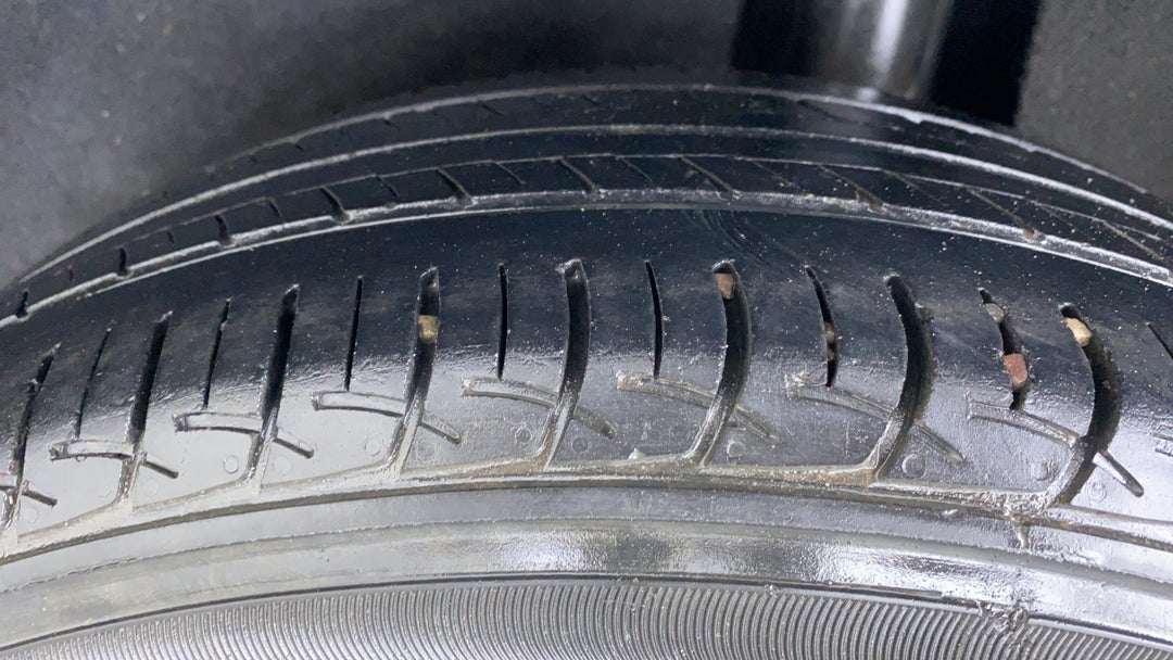 Left Rear Tyre Tread