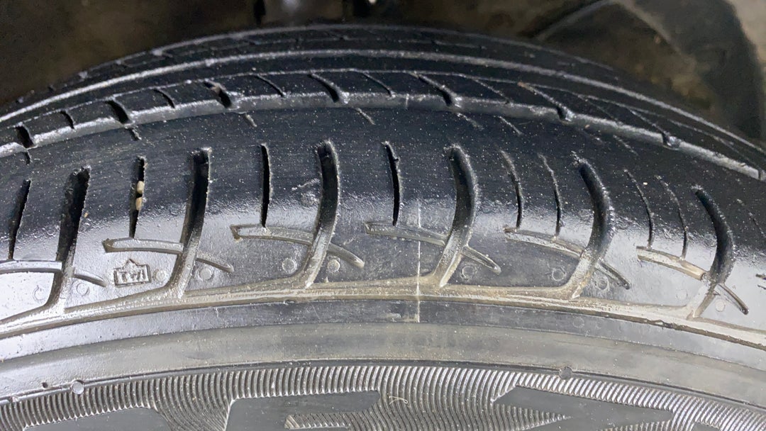 Right Front Tyre Tread